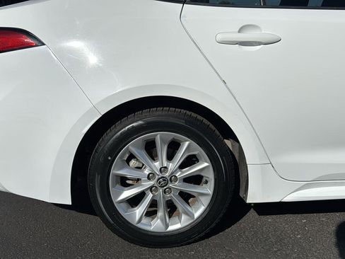 Used 2022 Toyota Corolla LE image 8