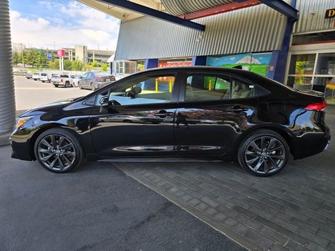 Used 2024 Toyota Corolla SE w/ SE Package FWD image 8