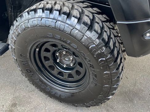 Used 2009 Toyota FJ Cruiser Base 4x2 4dr SUV image 30