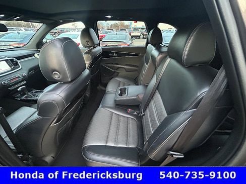 Used 2019 Kia Sorento SX image 30