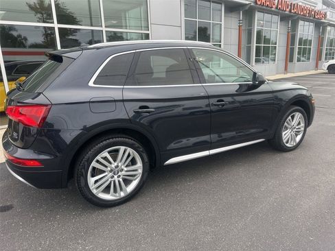 Used 2018 Audi Q5 2.0T Premium Plus w/ Premium Plus Package AWD/4WD image 3