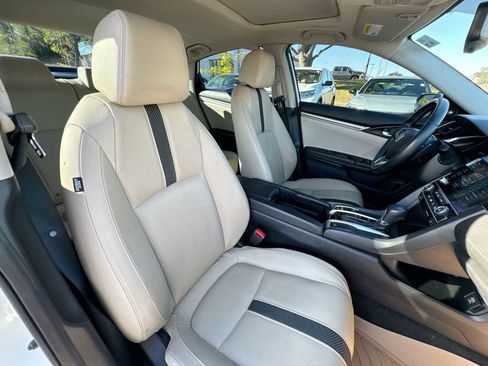 Used 2019 Honda Civic Touring image 17
