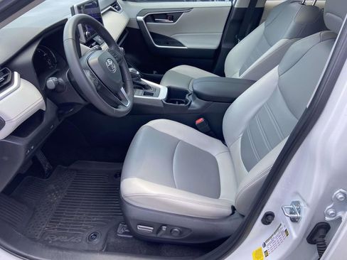 Used 2024 Toyota RAV4 XLE Premium AWD/4WD image 15