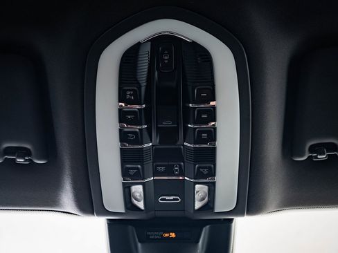 Used 2019 Porsche Macan S image 41