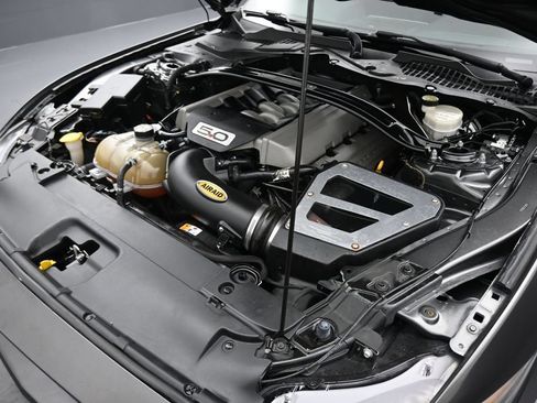 Used 2017 Ford Mustang GT RWD image 41