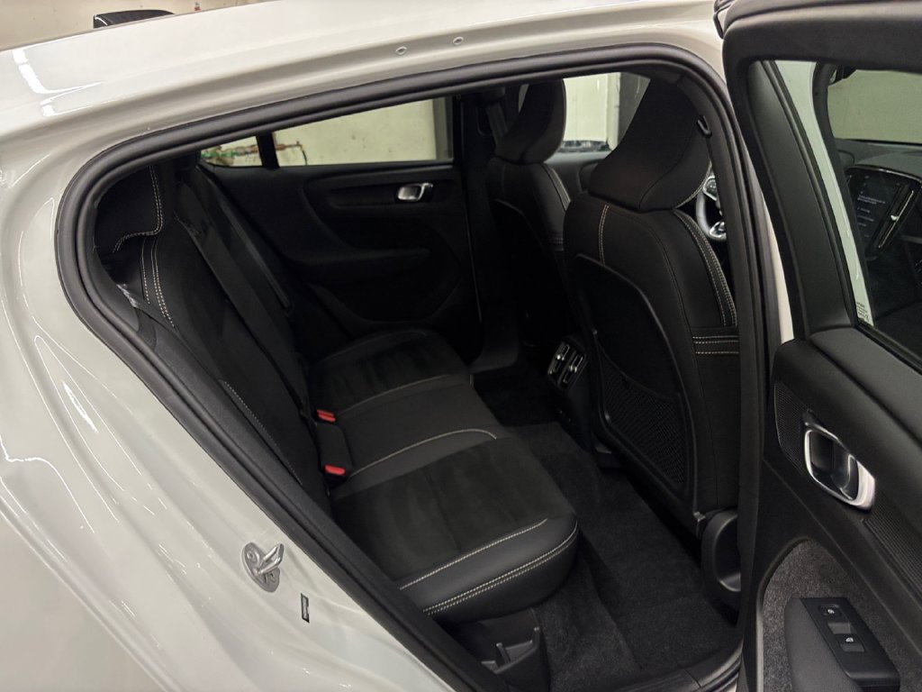 Certified 2023 Volvo C40 P8 Recharge Ultimate AWD/4WD image 17