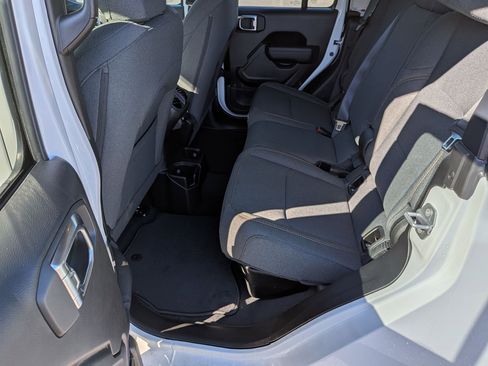 New 2025 Jeep Gladiator Sport image 23