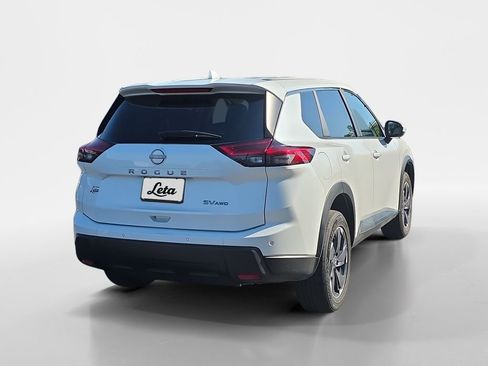Used 2024 Nissan Rogue SV AWD/4WD image 4