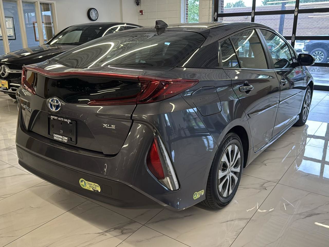 Used 2022 Toyota Prius Prime XLE FWD image 4