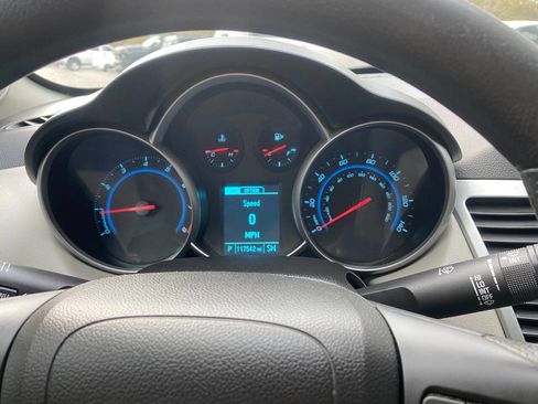 Used 2014 Chevrolet Cruze LS image 17