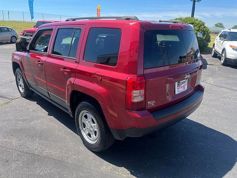 Used 2017 Jeep Patriot Sport w/ Power Value Group FWD image 6