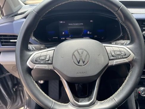 Used 2022 Volkswagen Taos SE AWD/4WD image 4