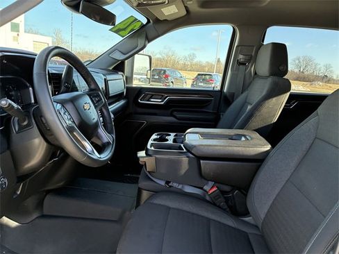 Used 2024 Chevrolet Silverado 2500 LT image 11