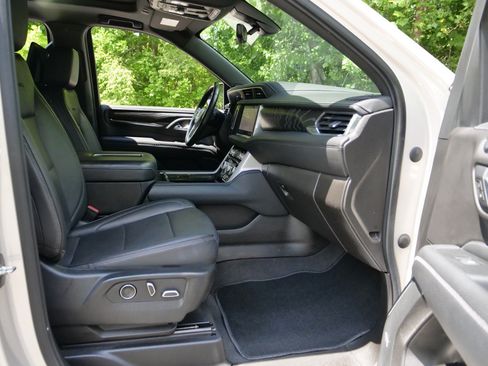 Used 2021 GMC Yukon XL Denali w/ Denali Ultimate Package AWD/4WD image 44