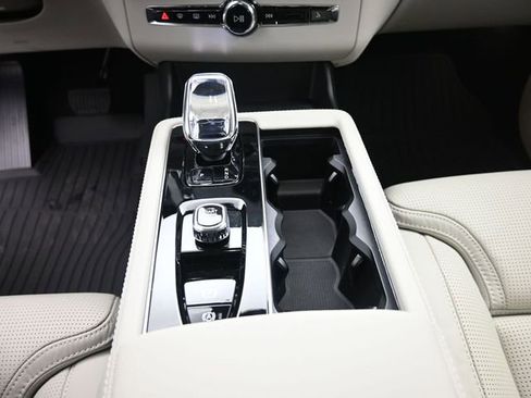 Used 2026 Volvo XC90 T8 Ultra w/ Protection Package Premier image 13