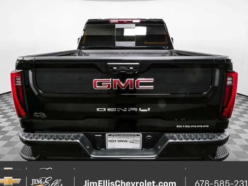Used 2025 GMC Sierra 2500 Denali image 30