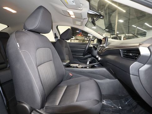 Used 2024 Nissan Altima 2.5 SV image 25