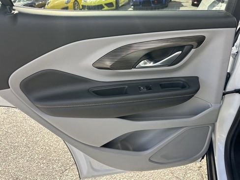 Used 2024 GMC Terrain SLE image 24