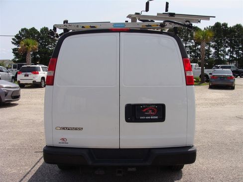 Used 2018 Chevrolet Express 2500 w/ Enhanced Convenience Package image 4