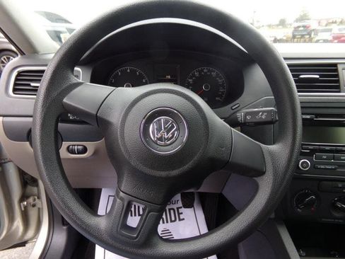 Used 2014 Volkswagen Jetta S image 10