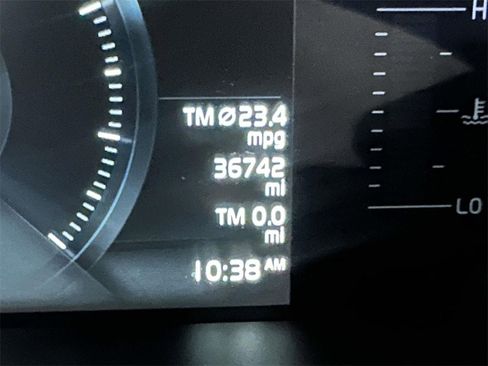 Used 2019 Volvo S60 T6 Momentum image 34