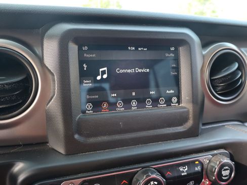 Used 2020 Jeep Gladiator Sport w/ Quick Order Package 24S AWD/4WD image 22