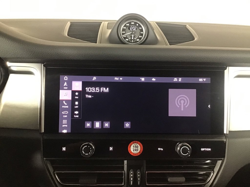 Certified 2026 Porsche Macan AWD/4WD image 33