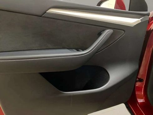 Used 2024 Tesla Model Y 2WD image 26