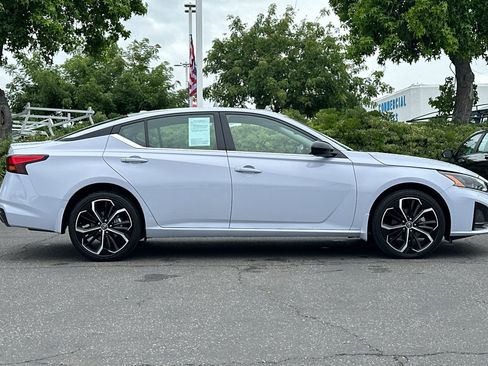 Certified 2024 Nissan Altima 2.5 SR w/ SR Premium Package AWD/4WD image 3