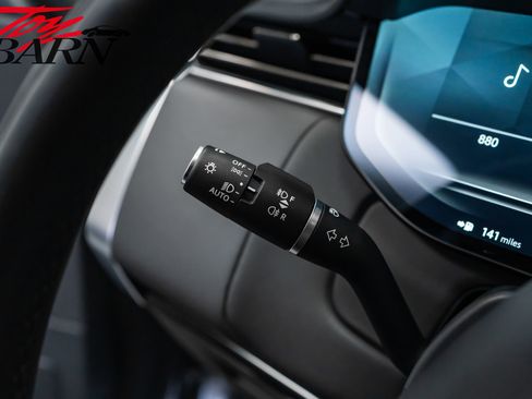 Used 2023 Land Rover Range Rover SE image 33