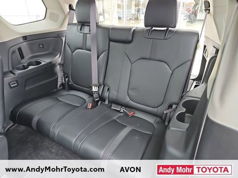 Used 2025 Honda Pilot Touring image 31