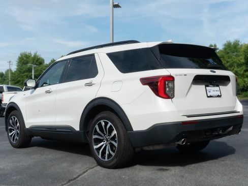 Used 2024 Ford Explorer ST-Line w/ Class IV Trailer Tow Package RWD image 9