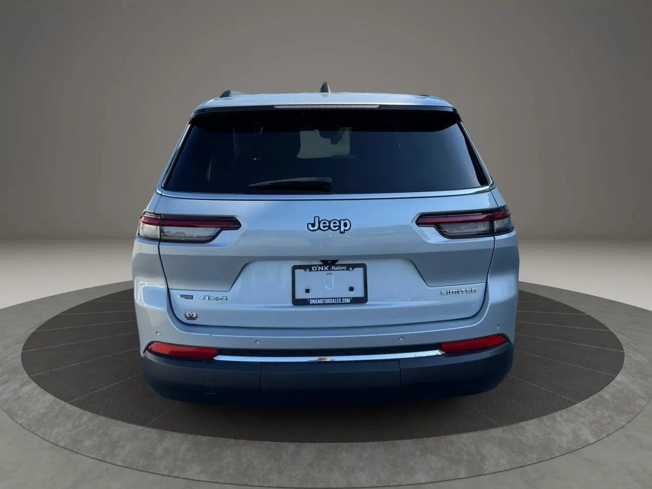 Used 2021 Jeep Grand Cherokee L Limited AWD/4WD image 4