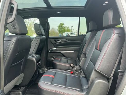 Used 2025 Chevrolet Traverse RS w/ LPO, Floor Liner Package AWD/4WD image 35