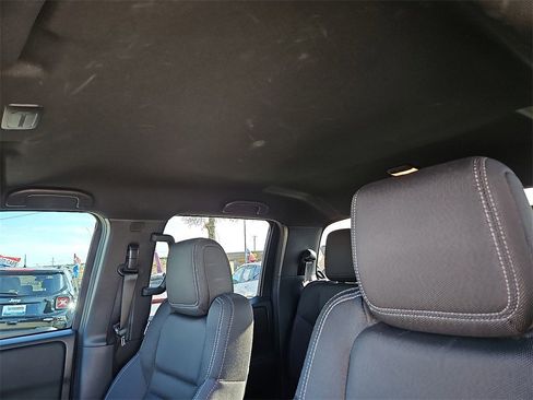 Used 2023 Nissan Frontier SV w/ Midnight Edition Package image 20