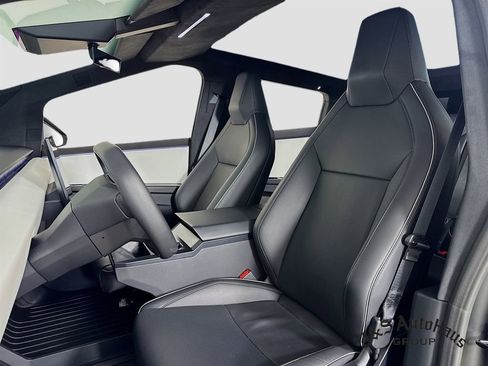 Used 2024 Tesla Cybertruck AWD Crew Cab image 11