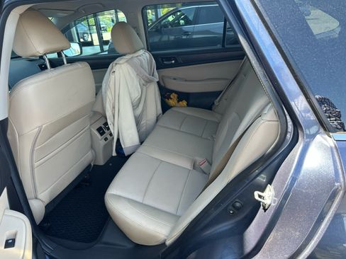 Used 2016 Subaru Outback 2.5i Limited AWD/4WD image 8