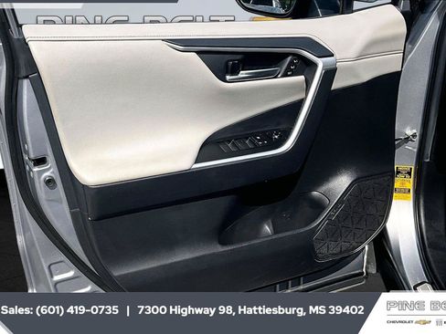 Used 2021 Toyota RAV4 Limited FWD image 17
