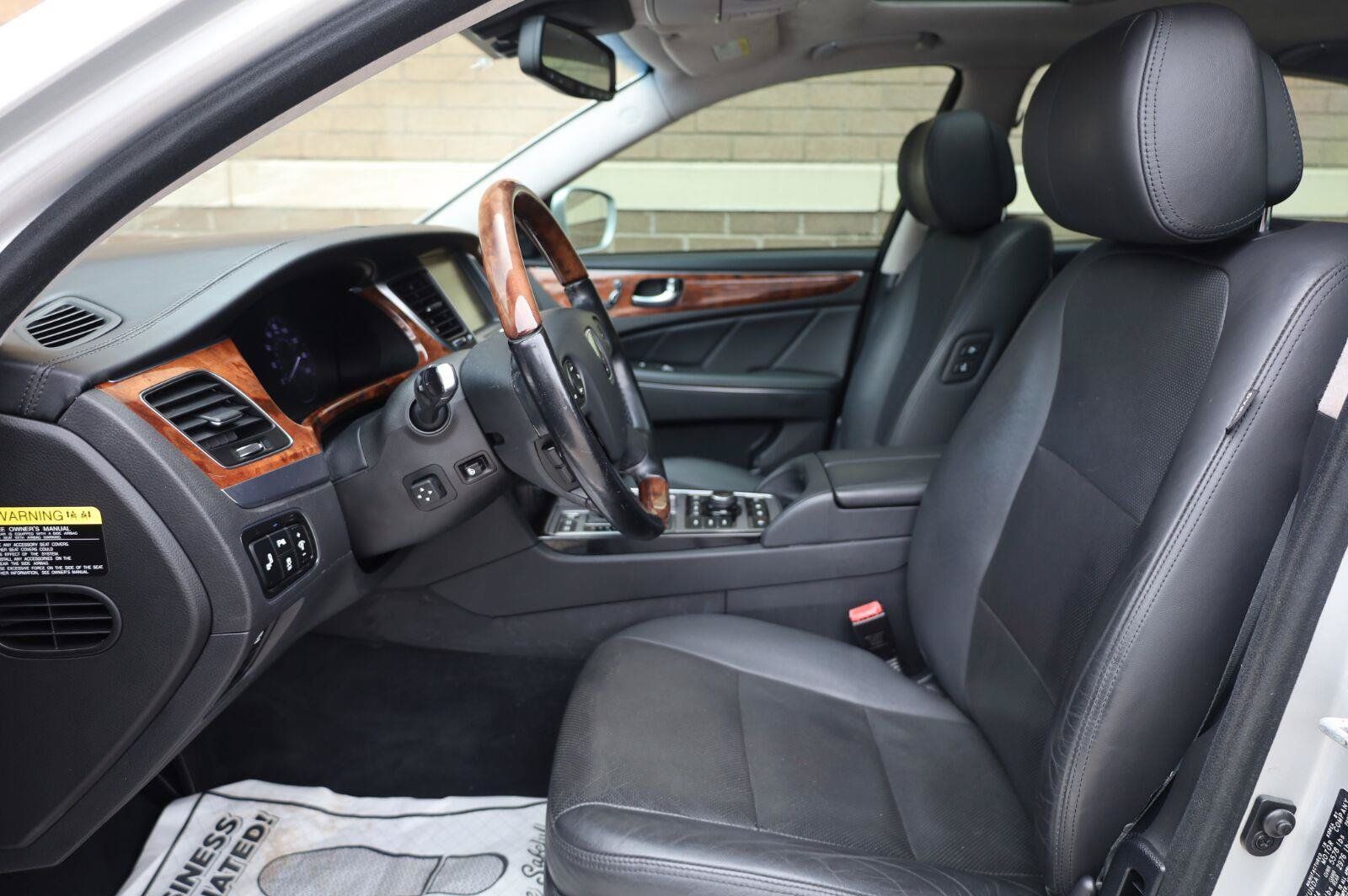 Used 2015 Hyundai Equus Signature RWD image 17