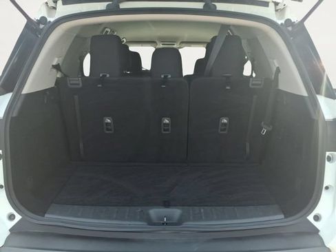 Used 2024 Nissan Pathfinder SV FWD image 21
