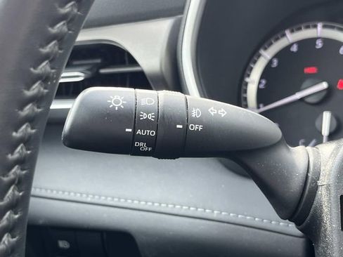 Used 2022 Toyota Highlander XLE image 31