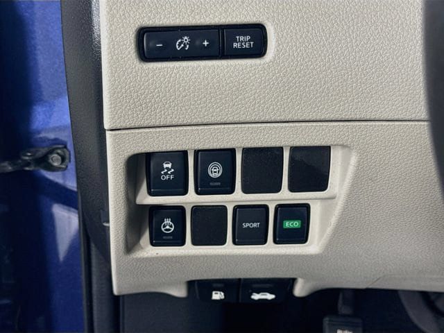 Used 2022 Nissan Rogue Sport SV FWD image 10