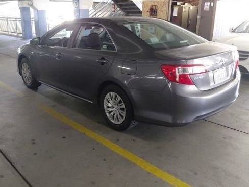 Used 2012 Toyota Camry LE FWD image 4