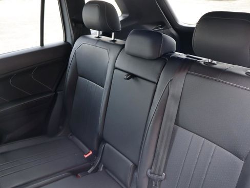 Used 2023 Volkswagen Tiguan SE R-Line image 18