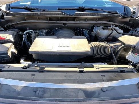 Used 2024 Chevrolet Suburban LT image 21