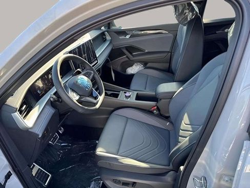 New 2026 Volkswagen Tiguan SE R-Line image 5