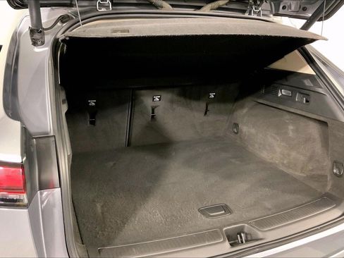 Used 2022 Buick Envision Essence w/ Sport Touring Package image 4