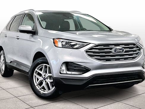 Used 2022 Ford Edge SEL w/ Convenience Package image 2