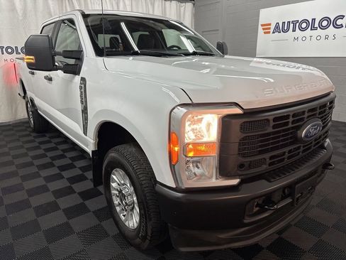 Used 2023 Ford F350 XL w/ XL Driver Assist Package AWD/4WD image 2