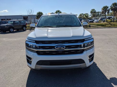 Used 2024 Ford Expedition Max Limited image 3